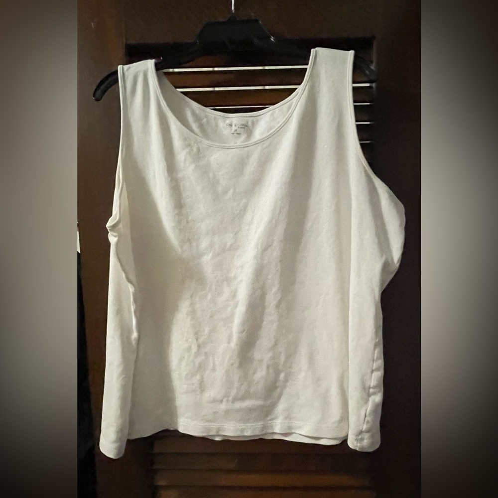 KIM ROGERS WHITE SLEEVELESS T-SHIRT, SIZE 2X